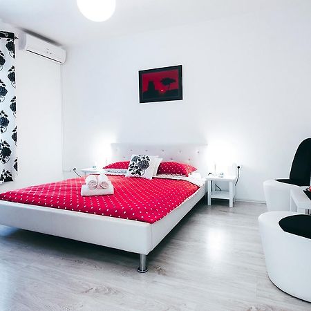 Fifi Apartment W. Parking In Old Town Zadar Eksteriør billede