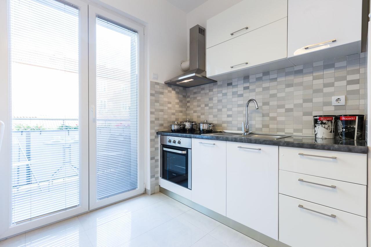 Fifi Apartment W. Parking In Old Town Zadar Eksteriør billede