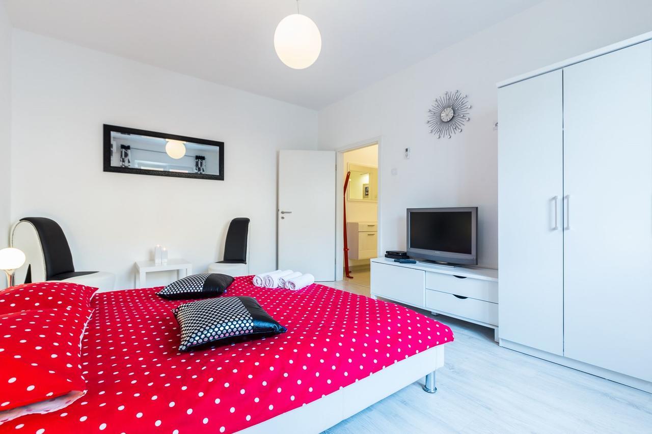 Fifi Apartment W. Parking In Old Town Zadar Eksteriør billede