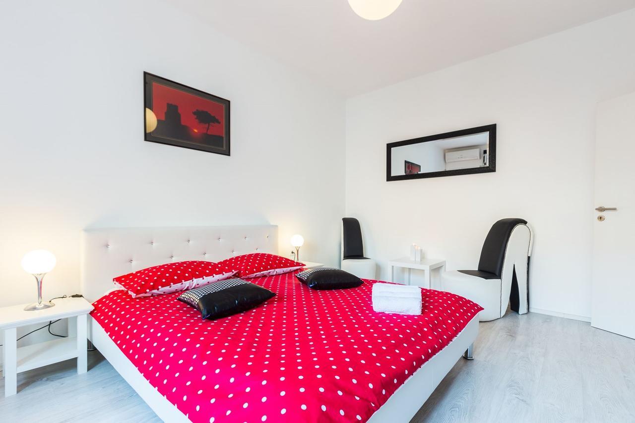 Fifi Apartment W. Parking In Old Town Zadar Eksteriør billede