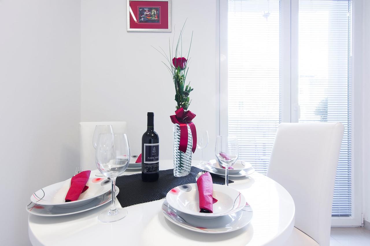 Fifi Apartment W. Parking In Old Town Zadar Eksteriør billede