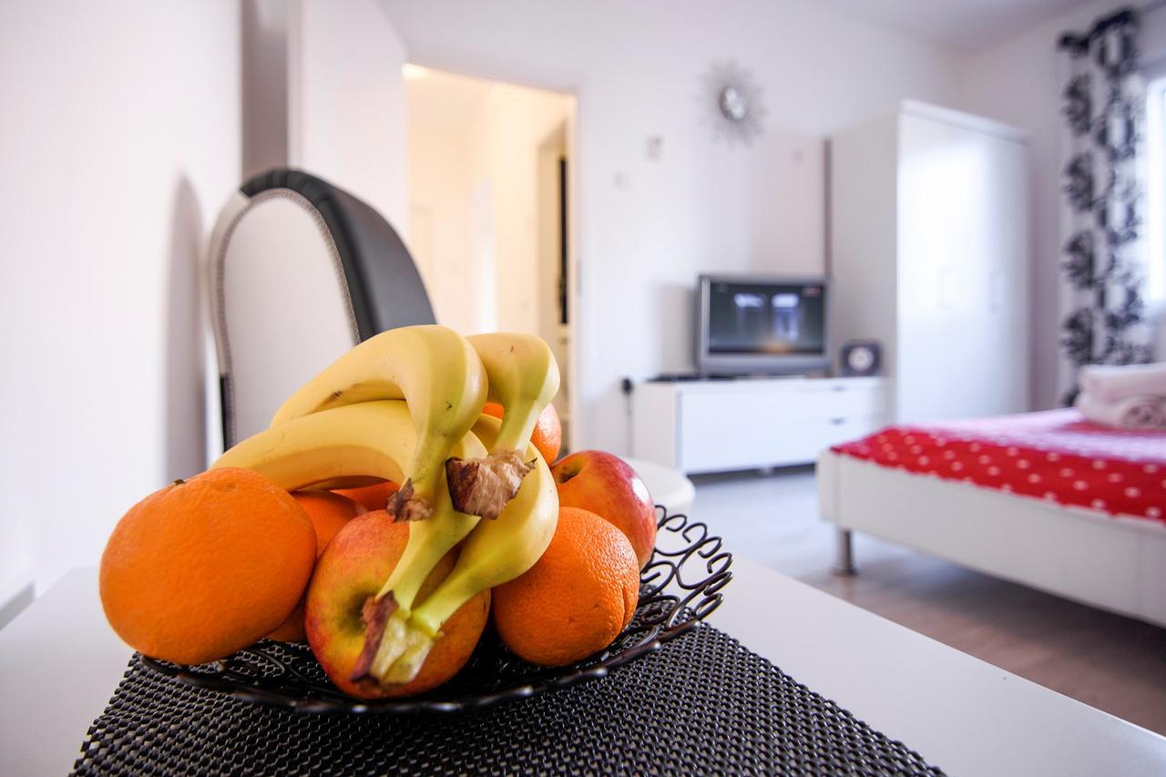 Fifi Apartment W. Parking In Old Town Zadar Eksteriør billede